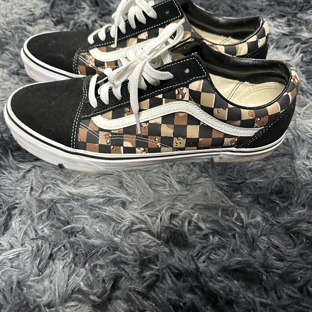 Vans - Picture 2 of 3